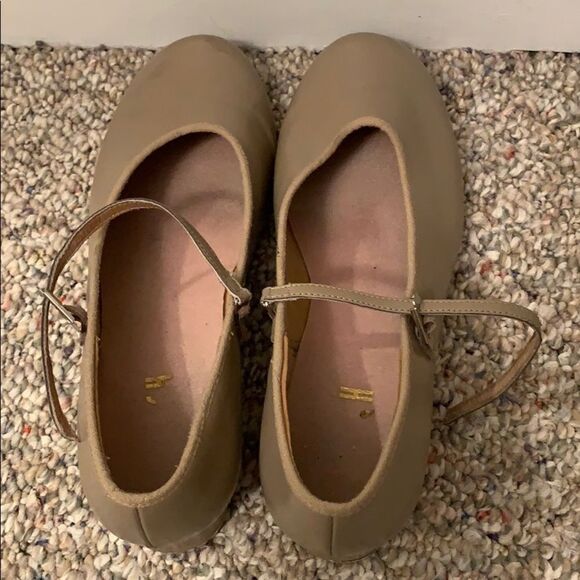 ✨ Bloch Tan Buckle Tap Shoes – Gently Used, Great Sound, Size Up! 👯‍♀️ - Picture 4 of 7